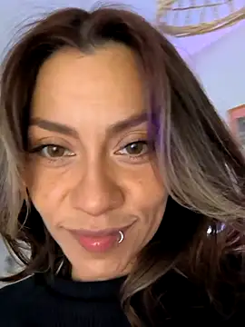 Snapshot of SamyJones9 chatting on September 30, 2025, 1:32 am SamyJones9 online show from September 30, 2025, 1:32 am