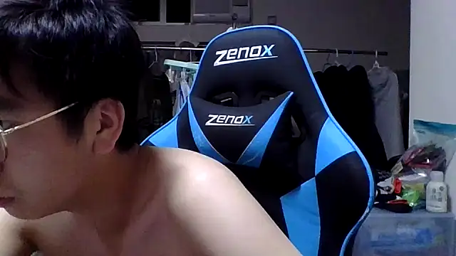 Snapshot of charlie_xdd chatting on March 15, 2025, 11:40 am charlie xdd online show from March 15, 2025, 11:40 am