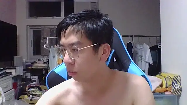 Snapshot of charlie_xdd chatting on October 17, 2025, 10:40 am charlie xdd online show from October 17, 2025, 10:40 am