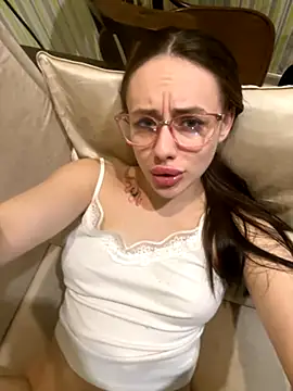 Snapshot of Lisaaan chatting on October 9, 2025, 11:19 am Lisaaan online show from October 9, 2025, 11:19 am