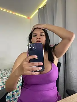 Snapshot of marc_and_ema chatting on November 21, 2025, 1:26 am marc and ema online show from November 21, 2025, 1:26 am