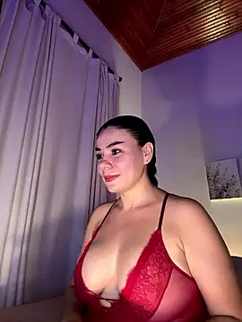 Snapshot of MeganDupont chatting on December 5, 2024, 10:45 pm MeganDupont online show from December 5, 2024, 10:45 pm