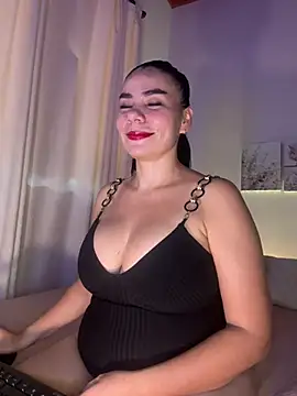 Snapshot of MeganDupont chatting on December 8, 2024, 8:47 pm MeganDupont online show from December 8, 2024, 8:47 pm