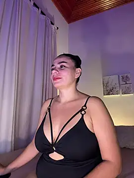 Snapshot of MeganDupont chatting on December 10, 2024, 4:13 am MeganDupont online show from December 10, 2024, 4:13 am