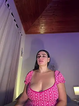 Snapshot of MeganDupont chatting on December 15, 2024, 1:35 am MeganDupont online show from December 15, 2024, 1:35 am