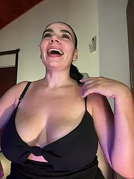 Snapshot of MeganDupont chatting on January 14, 2025, 10:02 pm MeganDupont online show from January 14, 2025, 10:02 pm