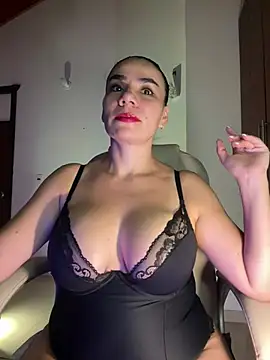 Snapshot of MeganDupont chatting on February 2, 2025, 2:27 am MeganDupont online show from February 2, 2025, 2:27 am