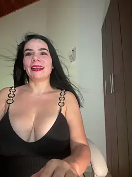 Snapshot of MeganDupont chatting on February 5, 2025, 7:53 pm MeganDupont online show from February 5, 2025, 7:53 pm