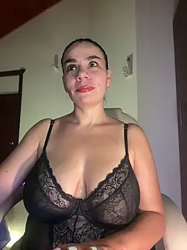 Snapshot of MeganDupont chatting on February 14, 2025, 3:33 am MeganDupont online show from February 14, 2025, 3:33 am