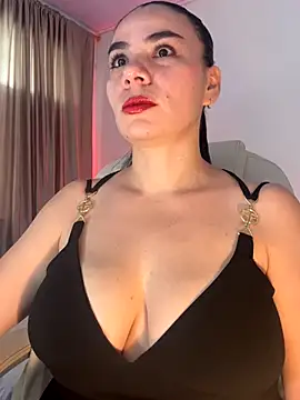 Snapshot of MeganDupont chatting on November 24, 2025, 1:11 pm MeganDupont online show from November 24, 2025, 1:11 pm