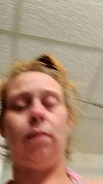 BossChick1625 online show from October 29, 2025, 11:56 am