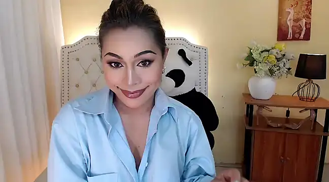 Snapshot of DreamLADYBOY chatting on March 16, 2025, 11:57 pm DreamLADYBOY online show from March 16, 2025, 11:57 pm