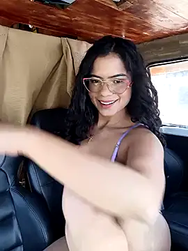 Simone Miller online show from January 27, 2025, 4:33 pm