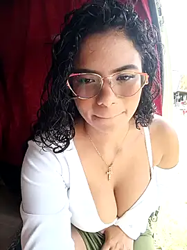 Simone Miller online show from February 7, 2025, 4:14 pm