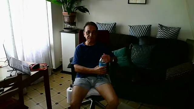 HETEREOMAN online show from September 28, 2025, 4:34 pm