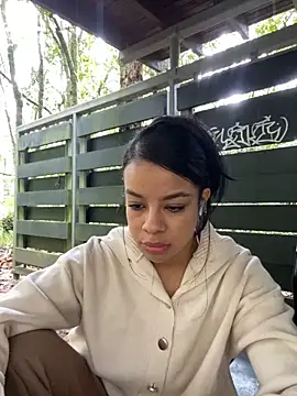 Snapshot of trianawhite chatting on November 29, 2025, 3:15 pm trianawhite online show from November 29, 2025, 3:15 pm