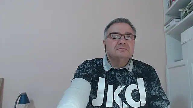 YOU6me online show from February 7, 2025, 6:02 pm