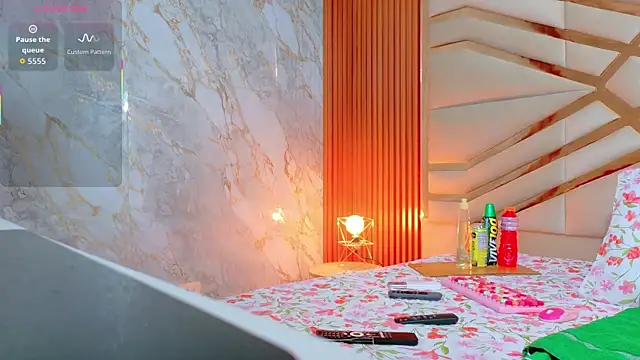 mommywebcam online show from October 24, 2025, 2:19 am