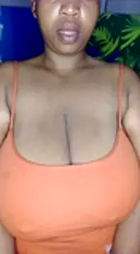 Snapshot of winterqueenx chatting on January 10, 2025, 1:21 am winterqueenx online show from January 10, 2025, 1:21 am