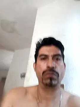 Felipenuevo1 online show from November 18, 2025, 9:08 pm