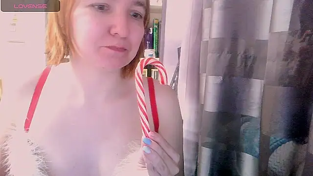 BrattyFoxyGirl online show from December 25, 2024, 4:22 pm