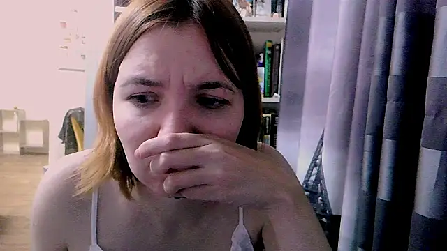 BrattyFoxyGirl online show from February 15, 2025, 7:50 pm