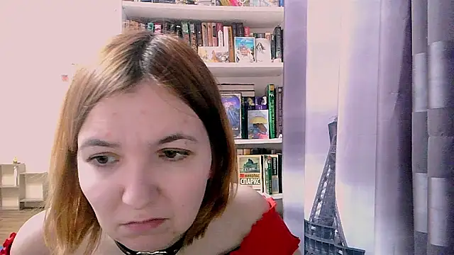 BrattyFoxyGirl online show from February 17, 2025, 8:15 pm