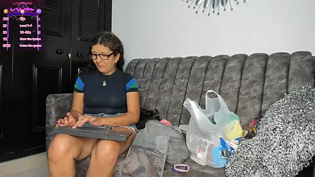 Snapshot of Keyla_Milf chatting on October 1, 2025, 2:50 am Keyla Milf online show from October 1, 2025, 2:50 am