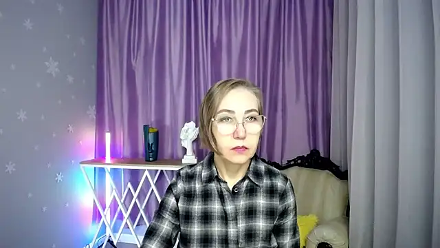 Snapshot of queen_a_n_i chatting on November 28, 2025, 9:45 am queen a n i online show from November 28, 2025, 9:45 am