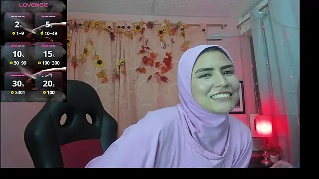 Snapshot of DarshaKhemu chatting on February 6, 2025, 11:48 pm DarshaKhemu online show from February 6, 2025, 11:48 pm