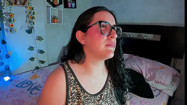 Snapshot of Cherry_jhoana chatting on February 19, 2025, 3:06 am Cherry jhoana online show from February 19, 2025, 3:06 am