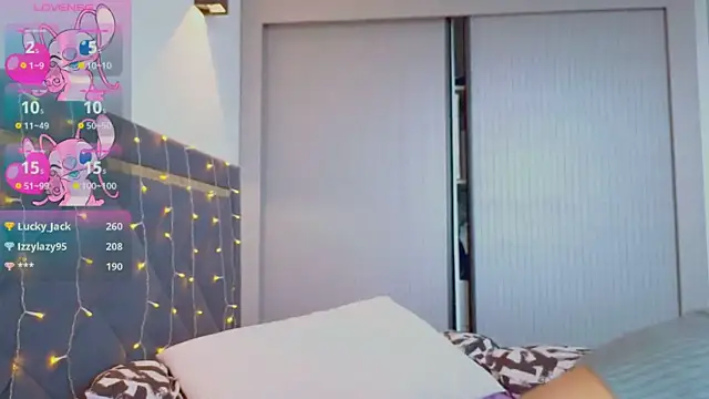 Mia Tin online show from March 3, 2025, 9:55 am