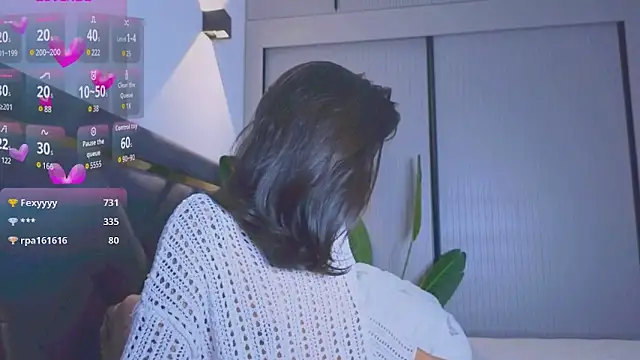 Mia Tin online show from October 29, 2025, 5:36 pm