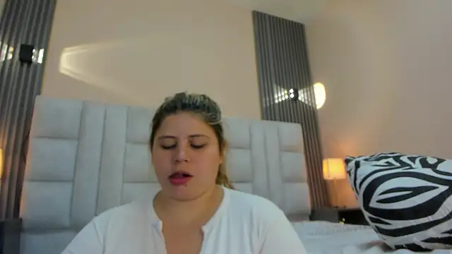 EYMI TOMSOM online show from December 3, 2025, 10:35 am