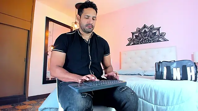 Snapshot of JorsMontero chatting on February 20, 2025, 12:47 pm JorsMontero online show from February 20, 2025, 12:47 pm