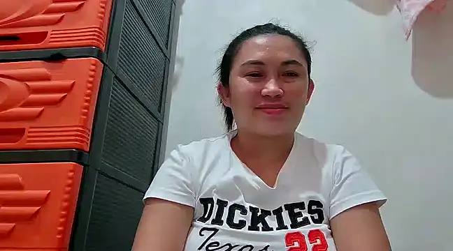 LalaiAsian online show from March 2, 2025, 7:02 pm