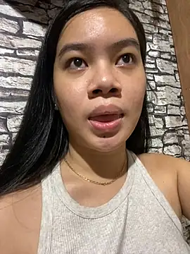 Hebefemme online show from February 23, 2025, 8:17 am