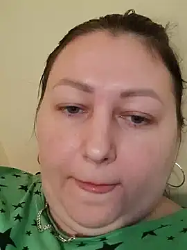 Rini333 online show from February 5, 2025, 1:44 pm