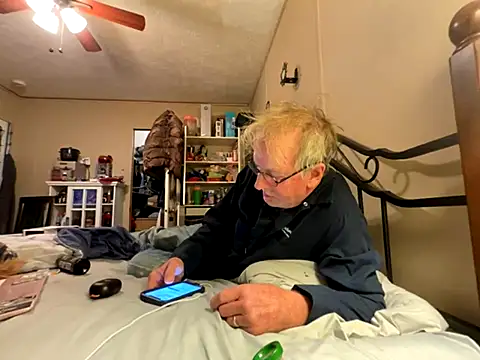 Snapshot of jck1m0t chatting on November 24, 2025, 12:32 am jck1m0t online show from November 24, 2025, 12:32 am