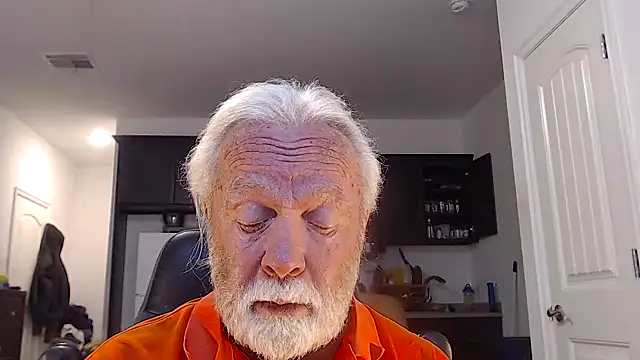 Snapshot of rockpoint69 chatting on December 18, 2024, 9:04 am rockpoint69 online show from December 18, 2024, 9:04 am