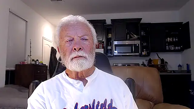 Snapshot of rockpoint69 chatting on December 19, 2024, 12:02 am rockpoint69 online show from December 19, 2024, 12:02 am