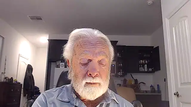 Snapshot of rockpoint69 chatting on January 4, 2025, 11:00 am rockpoint69 online show from January 4, 2025, 11:00 am