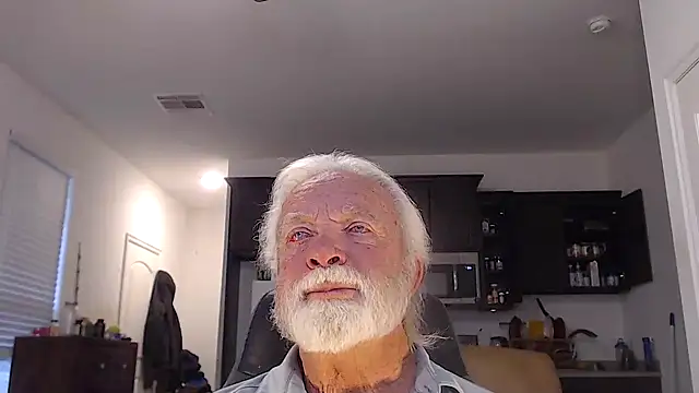 Snapshot of rockpoint69 chatting on January 4, 2025, 2:14 pm rockpoint69 online show from January 4, 2025, 2:14 pm