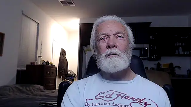 Snapshot of rockpoint69 chatting on January 22, 2025, 10:40 am rockpoint69 online show from January 22, 2025, 10:40 am