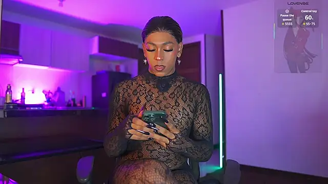 Snapshot of AmberRaus chatting on November 15, 2025, 3:37 am AmberRaus online show from November 15, 2025, 3:37 am