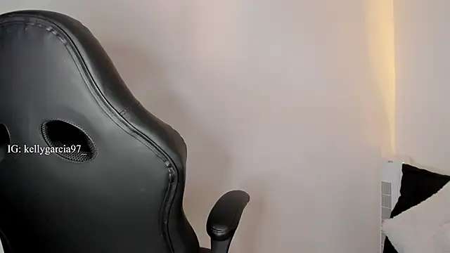 Ally Snow online show from March 10, 2025, 9:40 pm