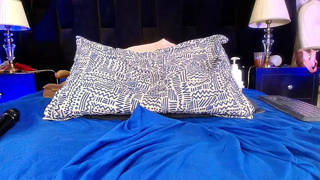 shelsyloreds online show from March 3, 2025, 6:22 pm