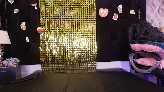 shelsyloreds online show from September 23, 2025, 11:57 am