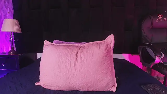 shelsyloreds online show from October 2, 2025, 12:01 pm