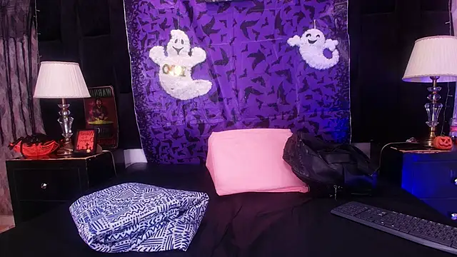 shelsyloreds online show from October 12, 2025, 12:04 pm